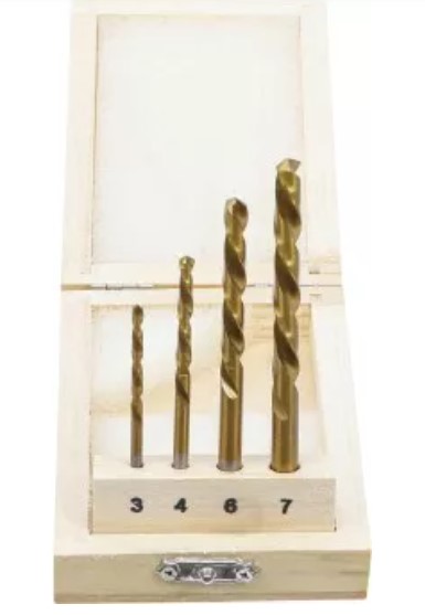 ESTUCHE DE MADERA 4 BROCAS ACERO HSS-TITANIO, CORTA IZQ. (  Ø 3,0 - 4,0 - 6,0 - 7,0 MM)