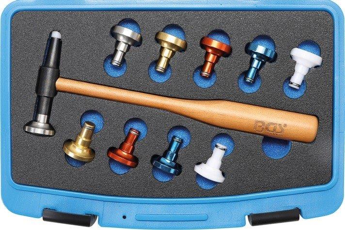 ESTUCHE  DE MARTILLO DE CHAPISTA  + 10 CABEZAS INTERCAMBIABLES Ø 28 MM (PARA PLÁSTICO - BLANCO / ALUMINIO - NARANJA / COBRE - GRANATE / OTRO METAL - AZUL / ACERO INOXIDABLE / AZUL ) LARGO 235 MM