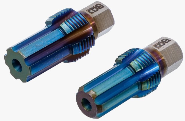 BLISTER DE 2 MACHOS DE ROSCAR CON PERNO GUÍA , PARA SENSORES DE NOX Y DE FILTRO DE PARTÍCULAS DE LOS SISTEMAS DE ESCAPE