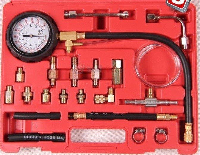 % ESTUCHE COMPRESIMETRO DE INYECCION DE GASOLINA, 0 - 10 BAR.+ 18 ACCESORIOS